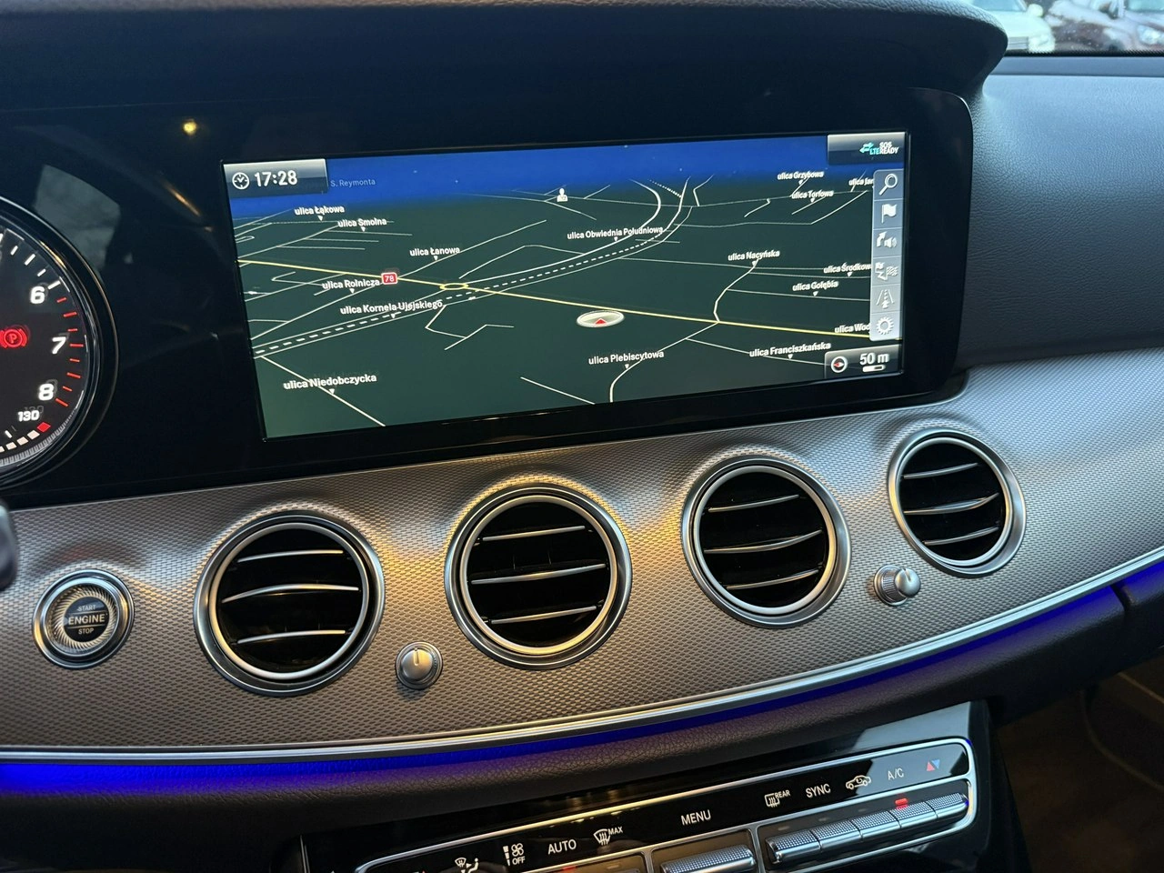 Mercedes E 200 - Zdjęcie 21