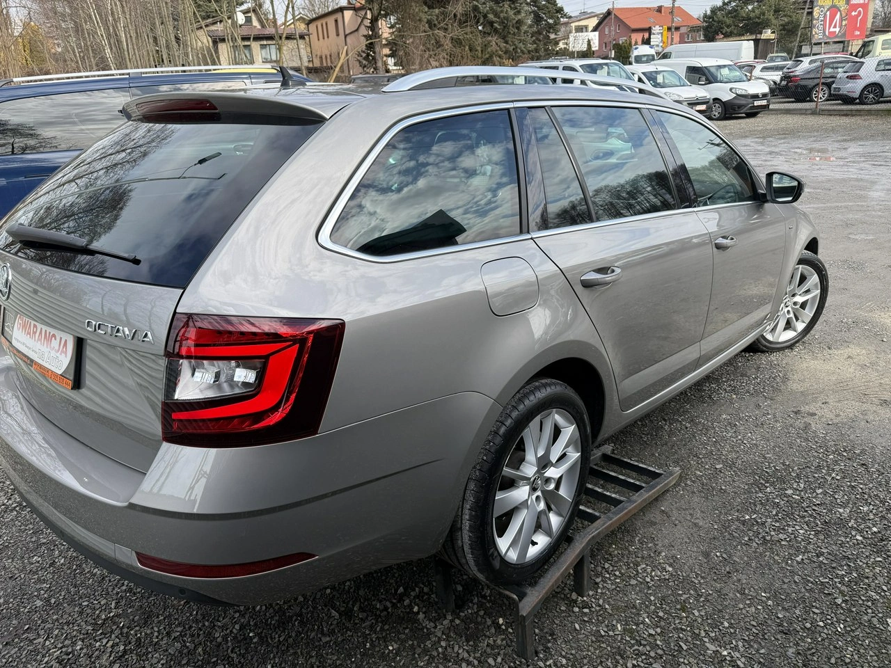 Skoda Octavia - Zdjęcie 8