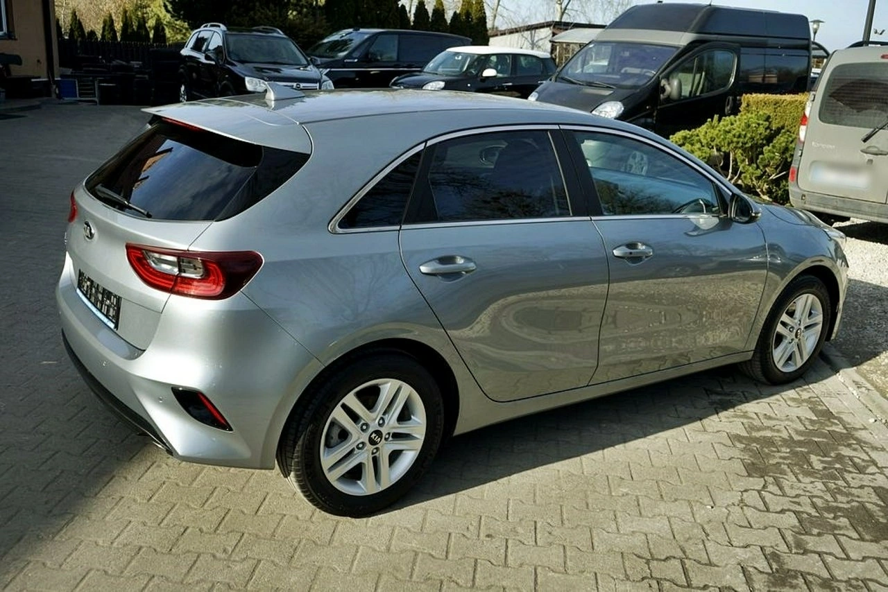 Kia Ceed - Zdjęcie 9
