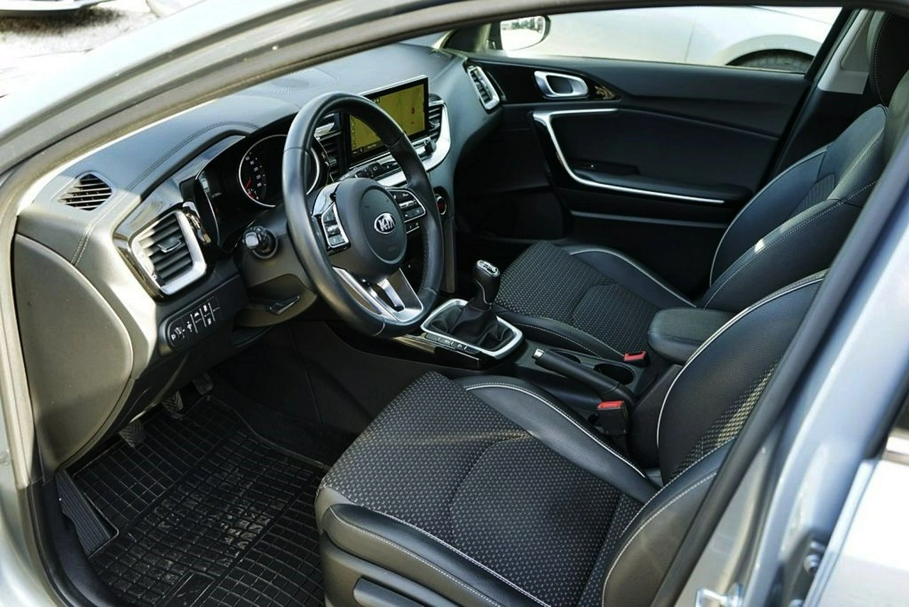 Kia Ceed - Zdjęcie 12