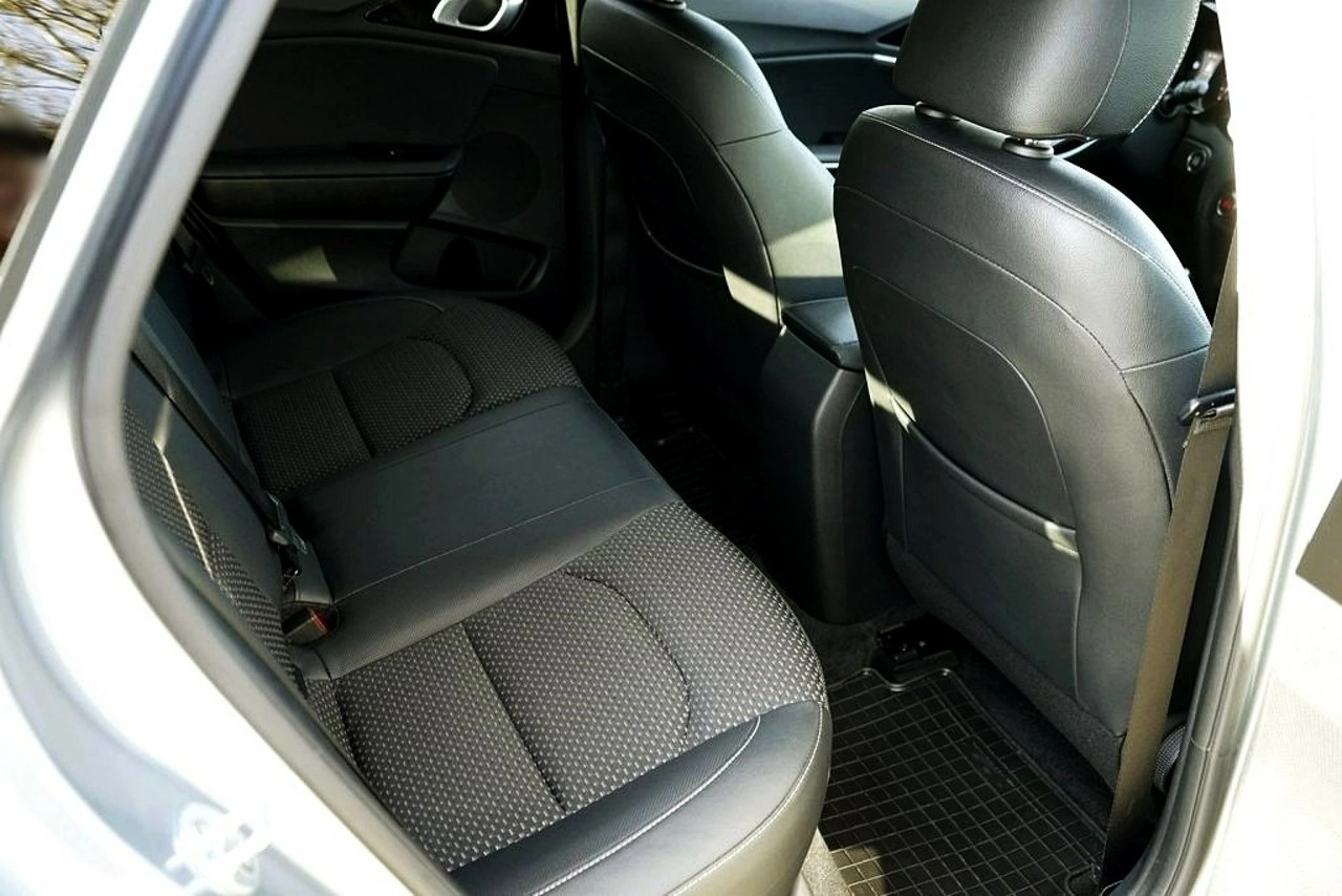 Kia Ceed - Zdjęcie 17