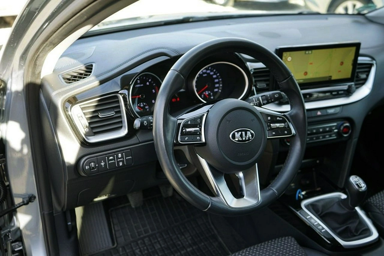 Kia Ceed - Zdjęcie 19