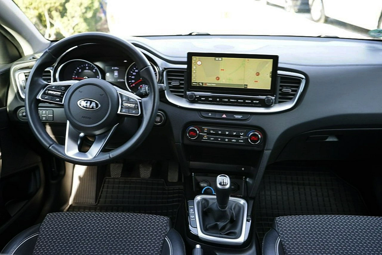 Kia Ceed - Zdjęcie 20