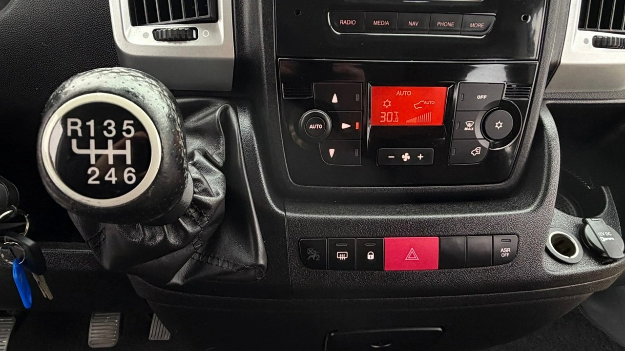 Peugeot Boxer - Zdjęcie 22