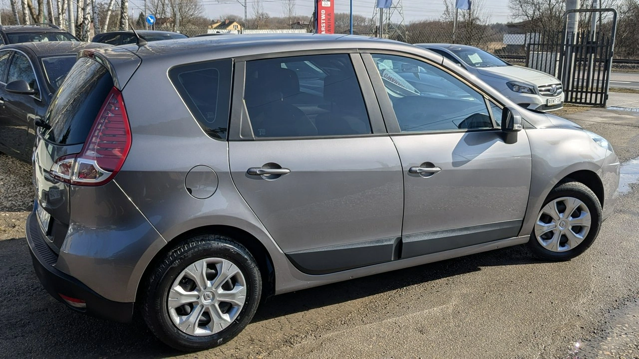 Renault Scenic - Zdjęcie 9