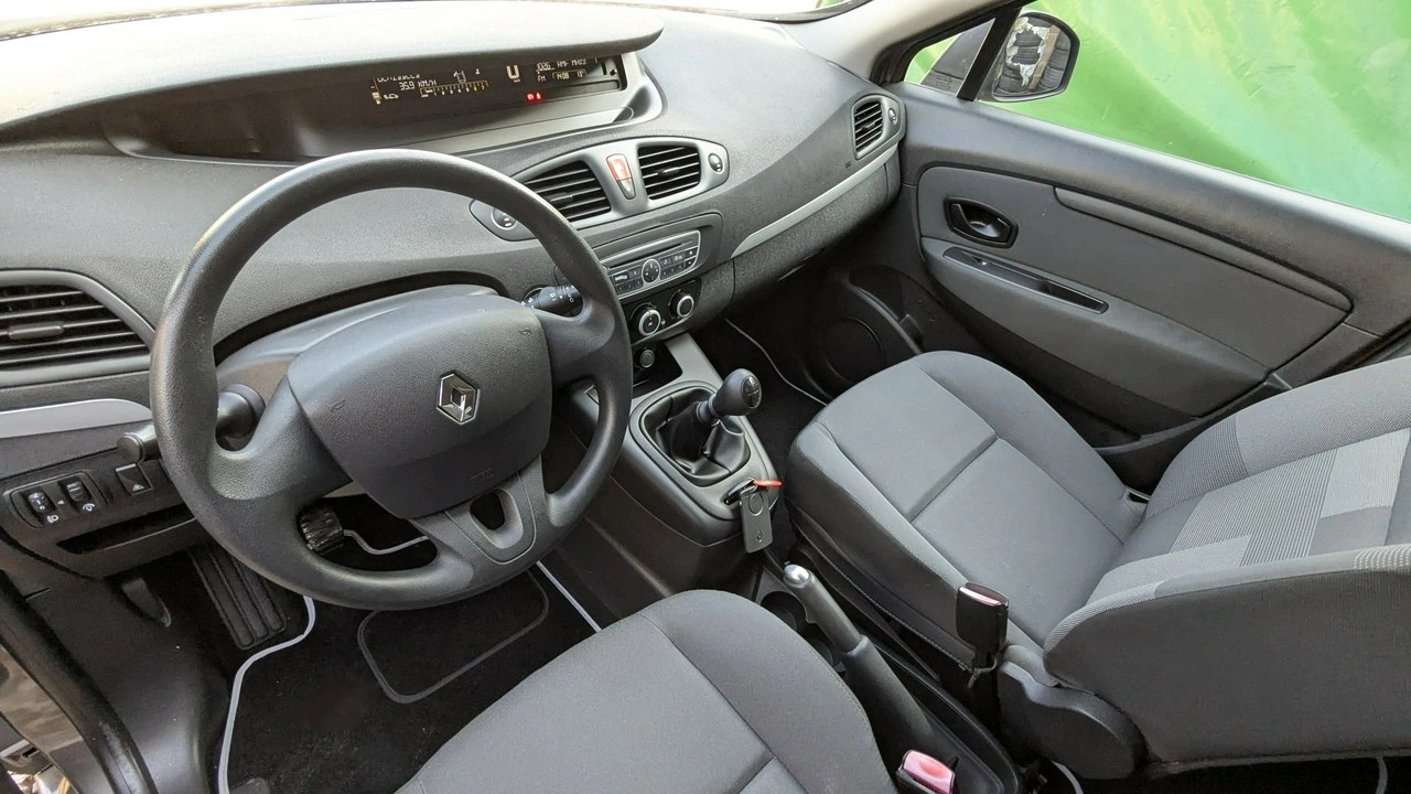 Renault Scenic - Zdjęcie 11