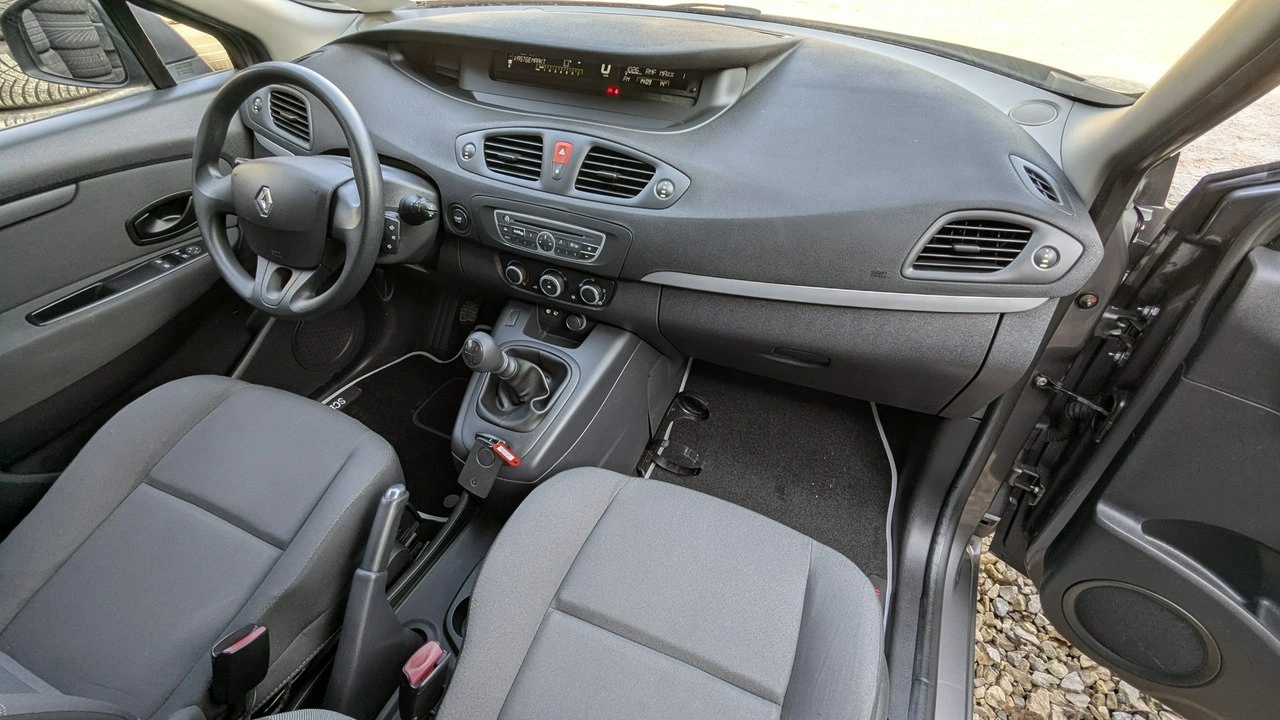 Renault Scenic - Zdjęcie 14
