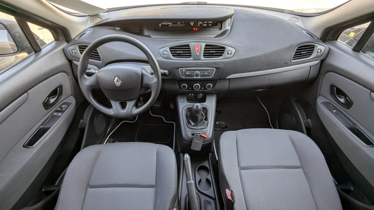 Renault Scenic - Zdjęcie 15