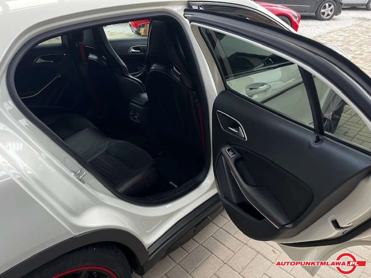 Mercedes-Benz GLA - Zdjęcie 14
