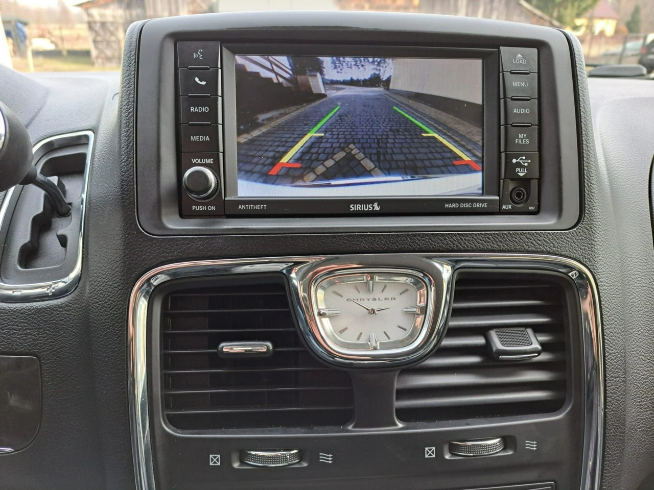 Chrysler Town & Country - Zdjęcie 9