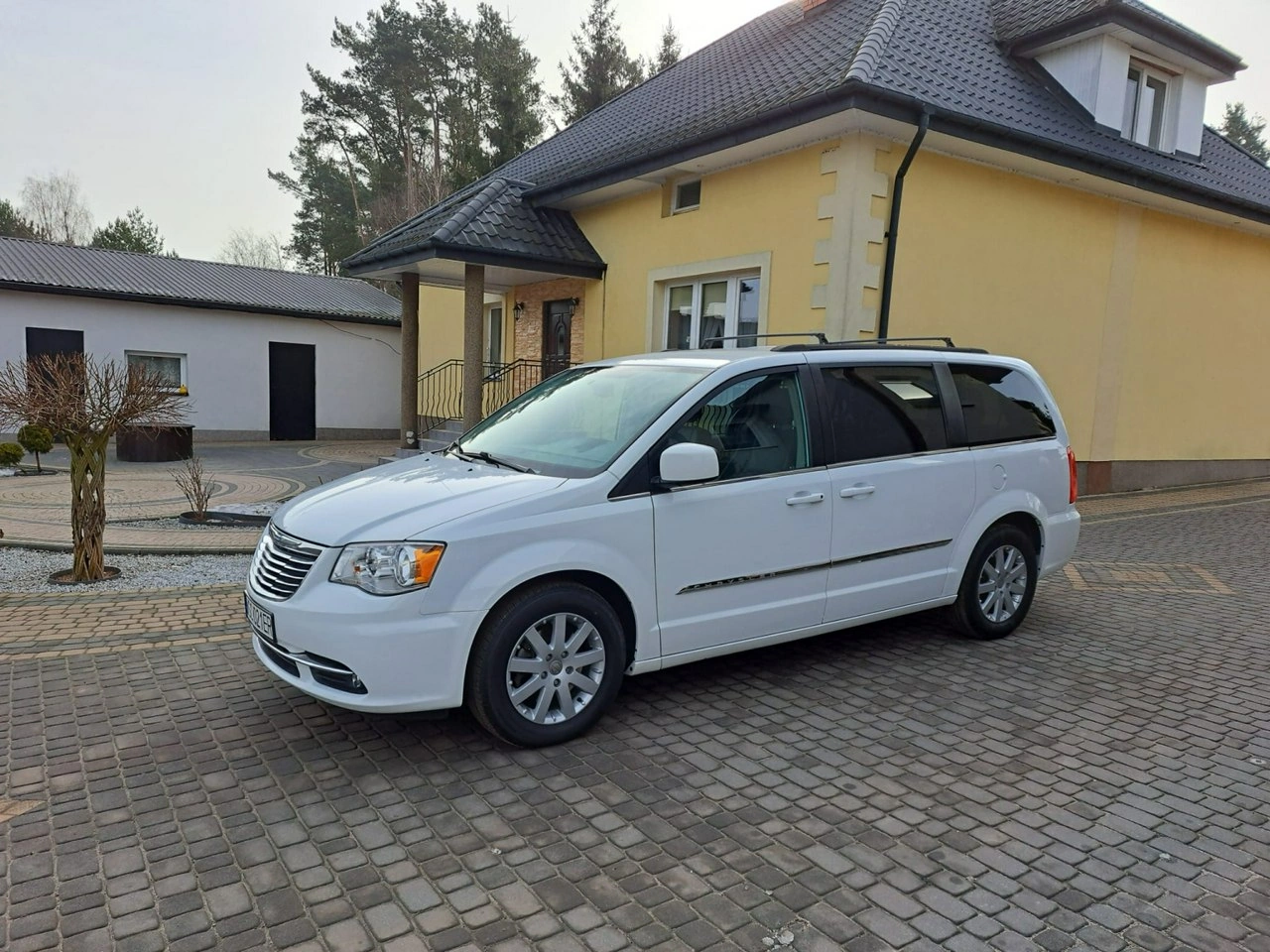 Chrysler Town & Country - Zdjęcie 2