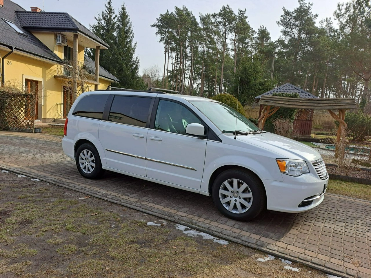 Chrysler Town & Country - Zdjęcie 7