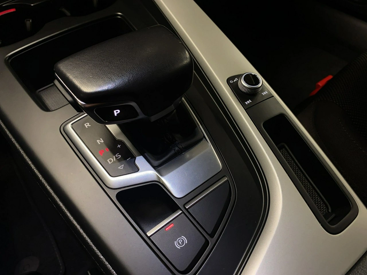 Audi A4 - Zdjęcie 31