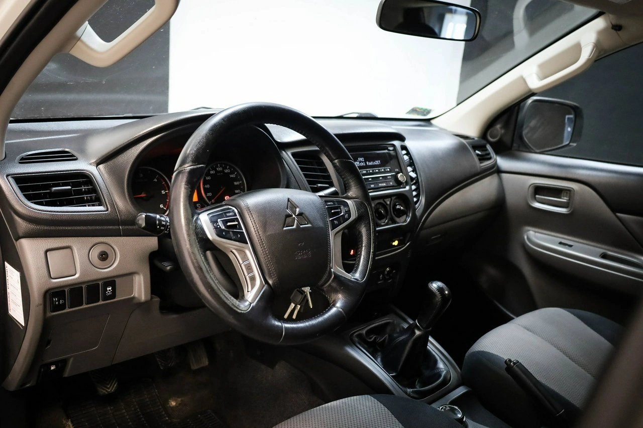 Mitsubishi L200 - Zdjęcie 13