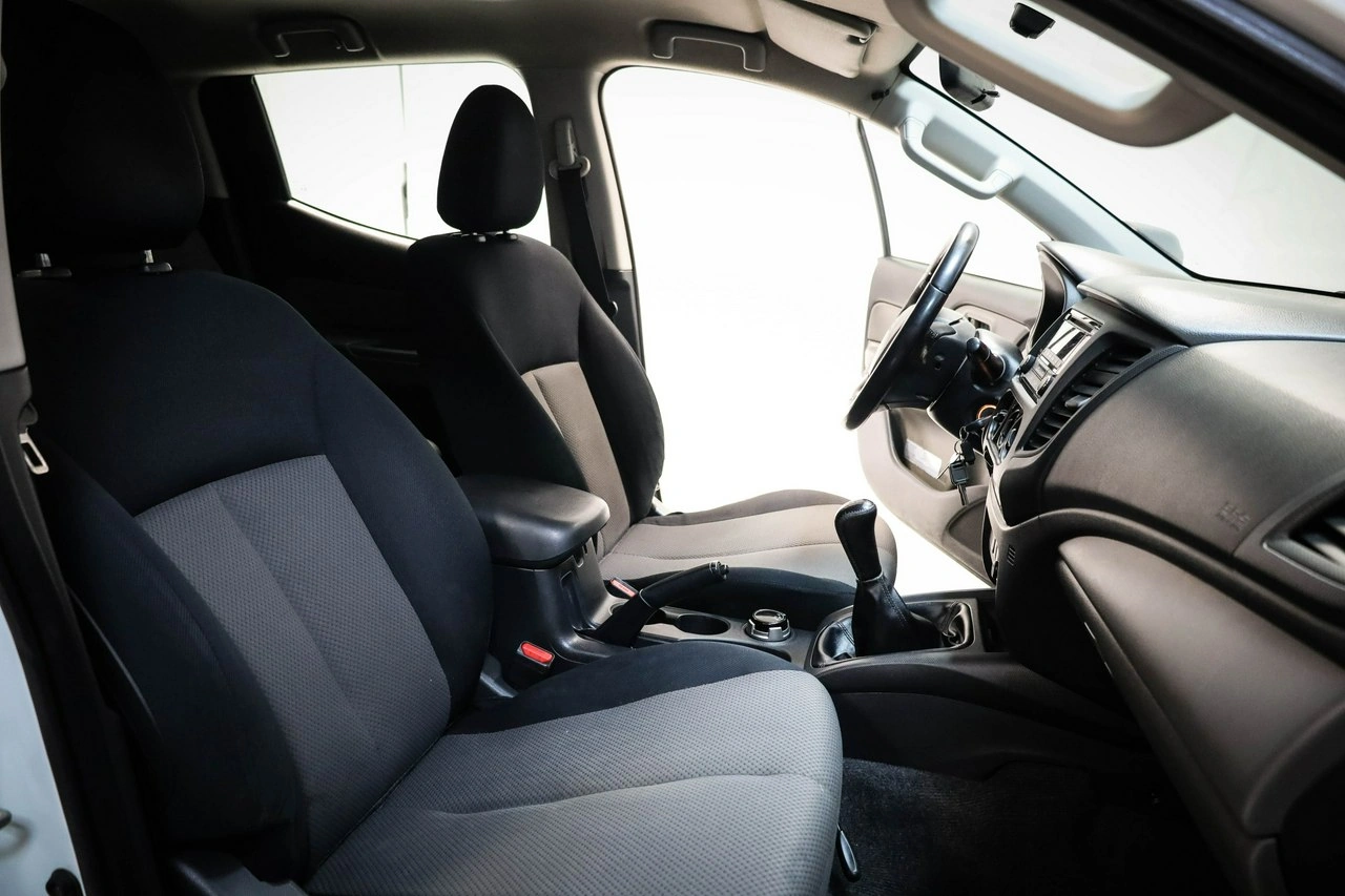 Mitsubishi L200 - Zdjęcie 14