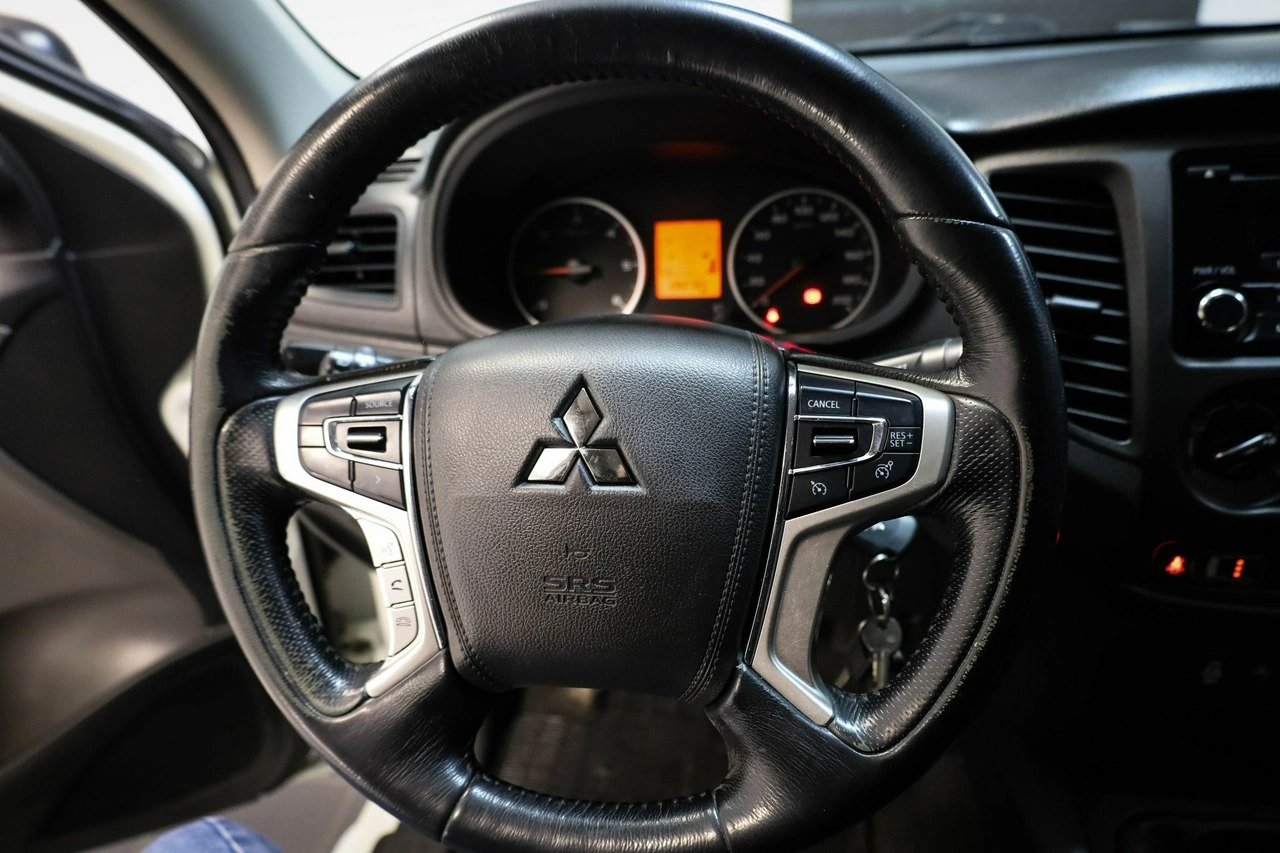 Mitsubishi L200 - Zdjęcie 15