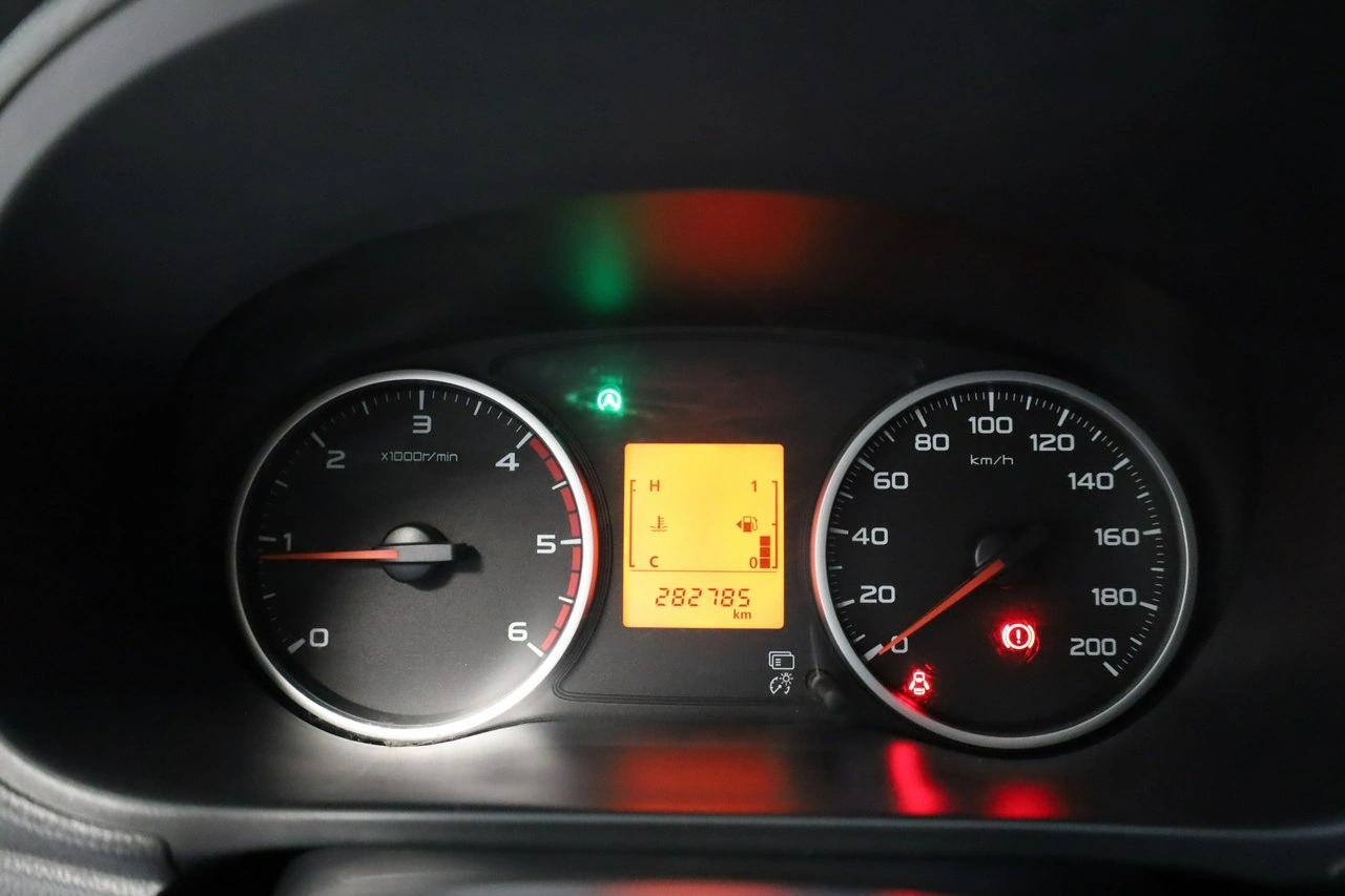 Mitsubishi L200 - Zdjęcie 16