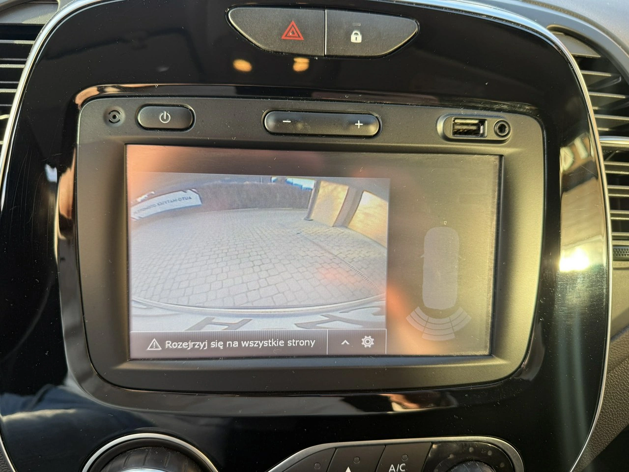 Renault Captur - Zdjęcie 17