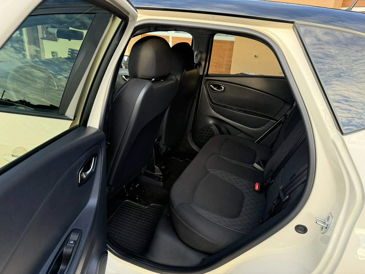 Renault Captur - Zdjęcie 22