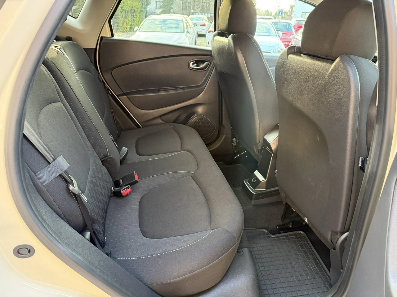 Renault Captur - Zdjęcie 23