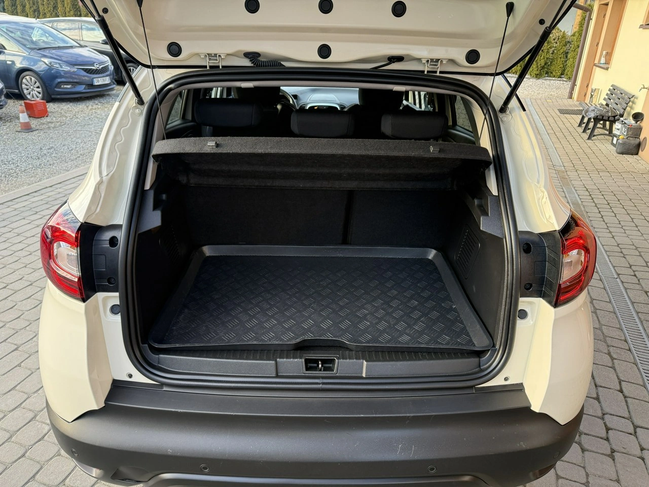 Renault Captur - Zdjęcie 24