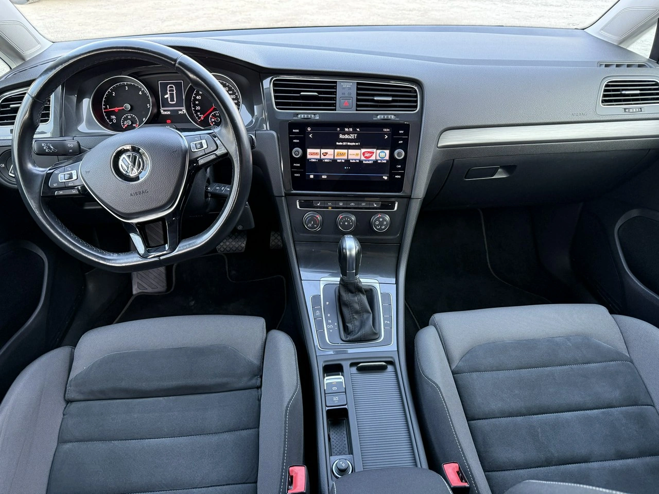 Volkswagen Golf - Zdjęcie 10