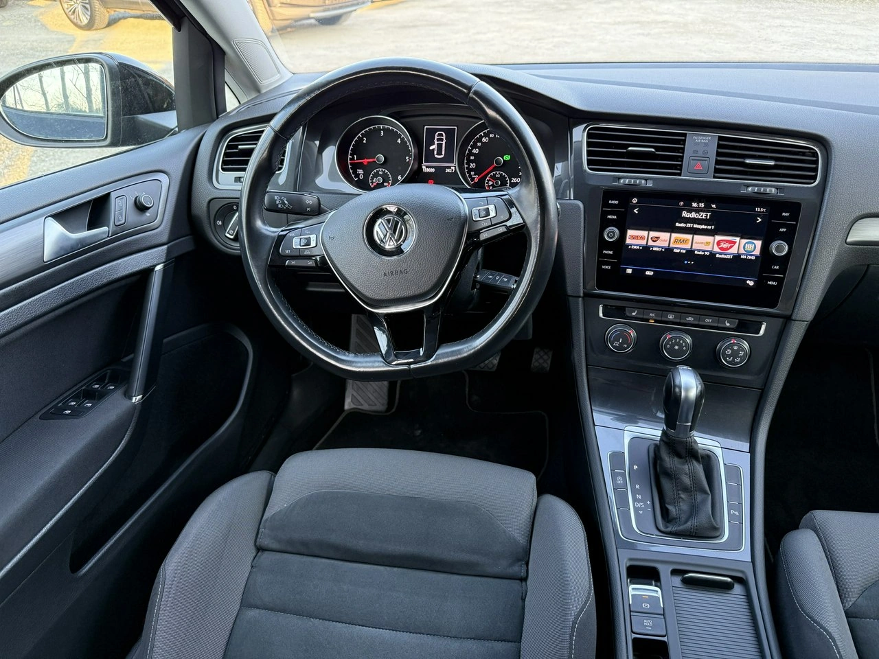 Volkswagen Golf - Zdjęcie 12