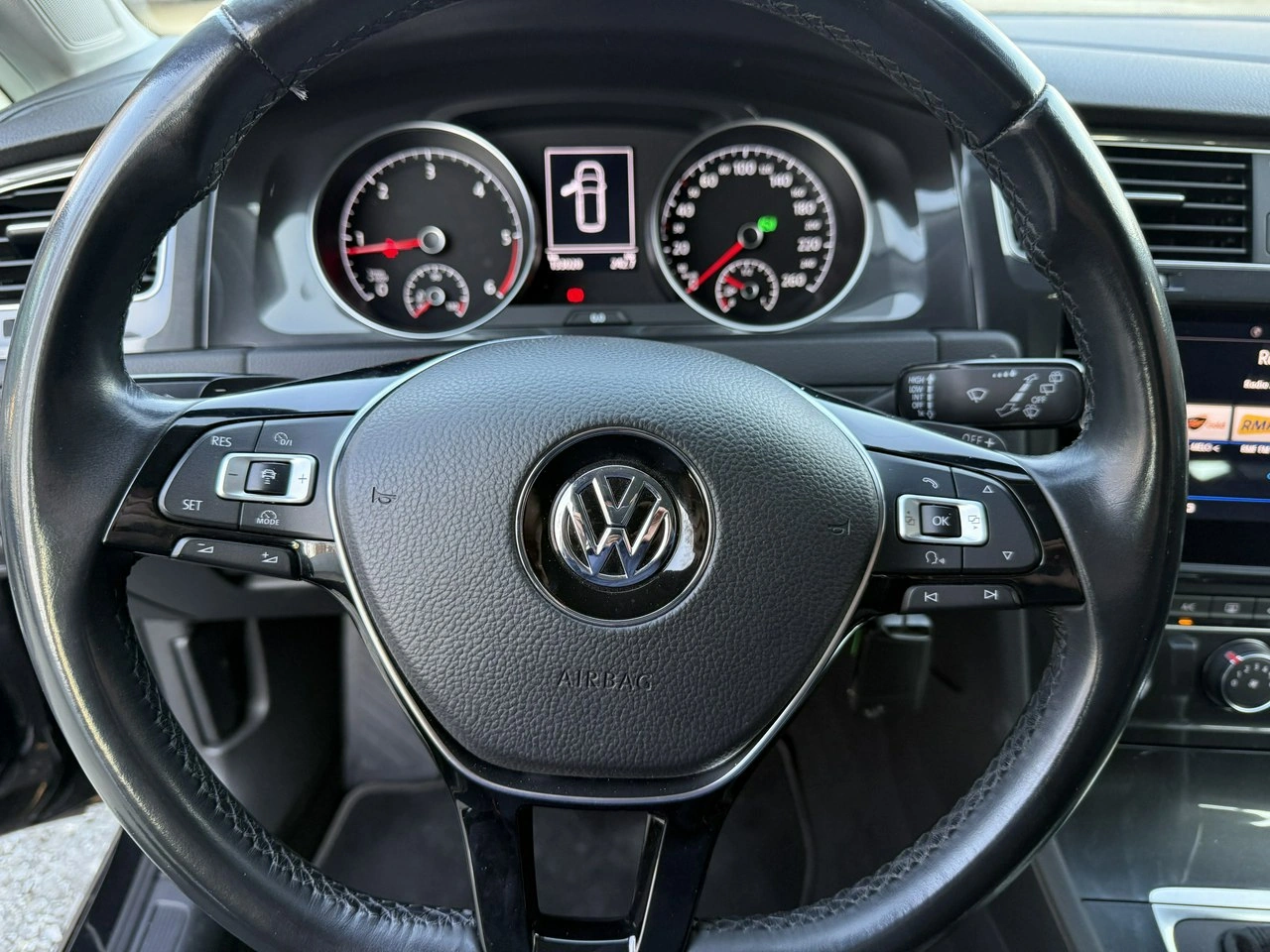 Volkswagen Golf - Zdjęcie 19