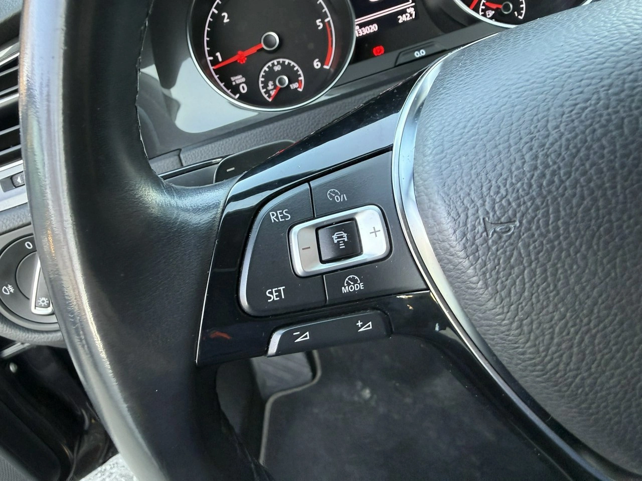 Volkswagen Golf - Zdjęcie 20