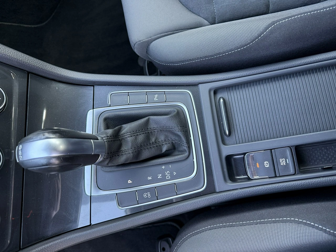 Volkswagen Golf - Zdjęcie 22