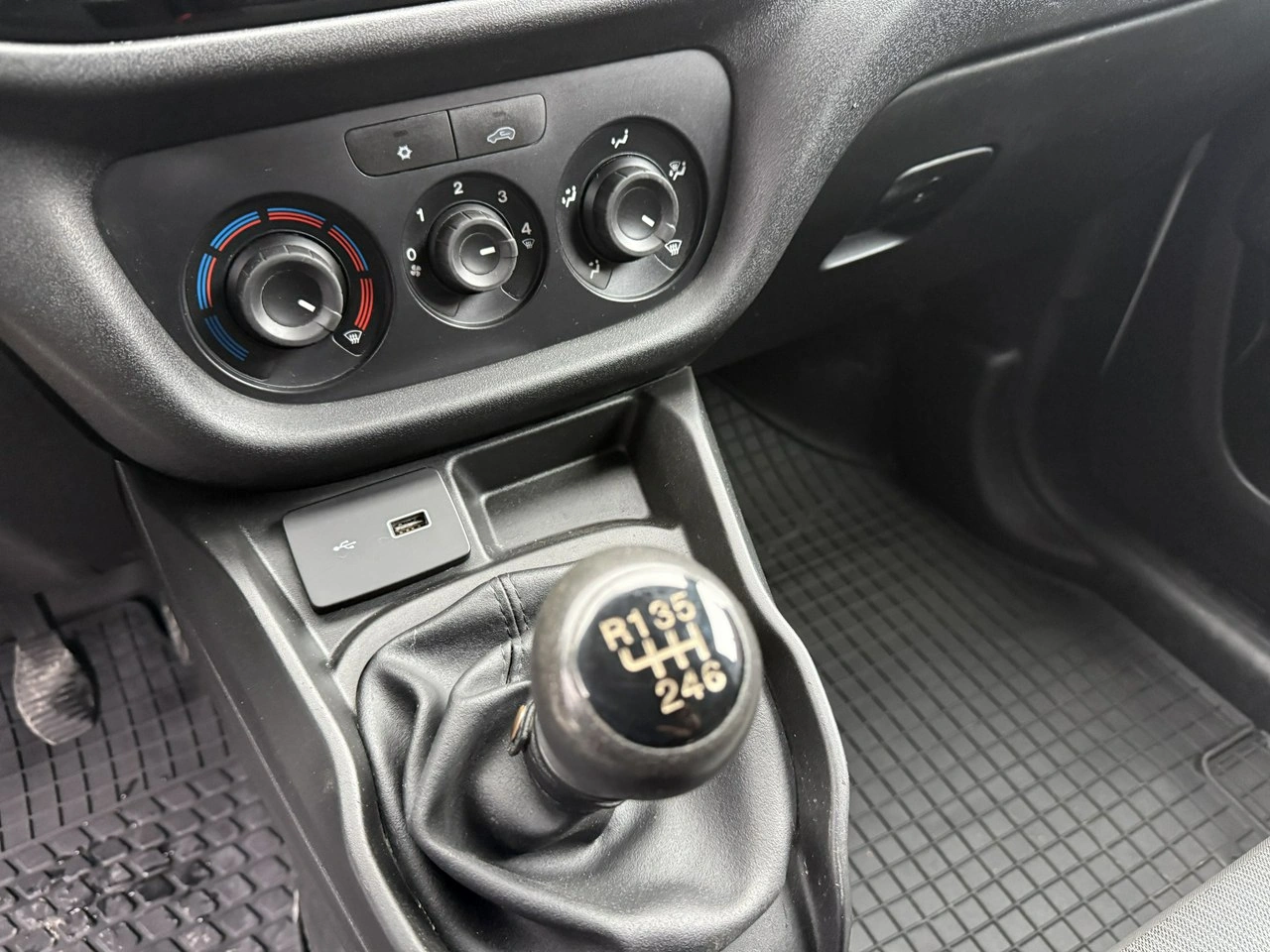 Fiat Doblo - Zdjęcie 14