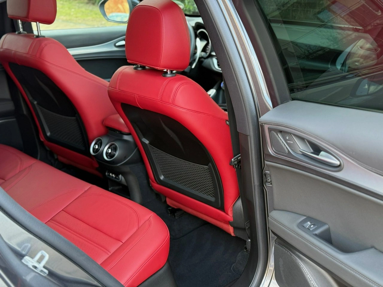 Alfa Romeo Stelvio - Zdjęcie 10