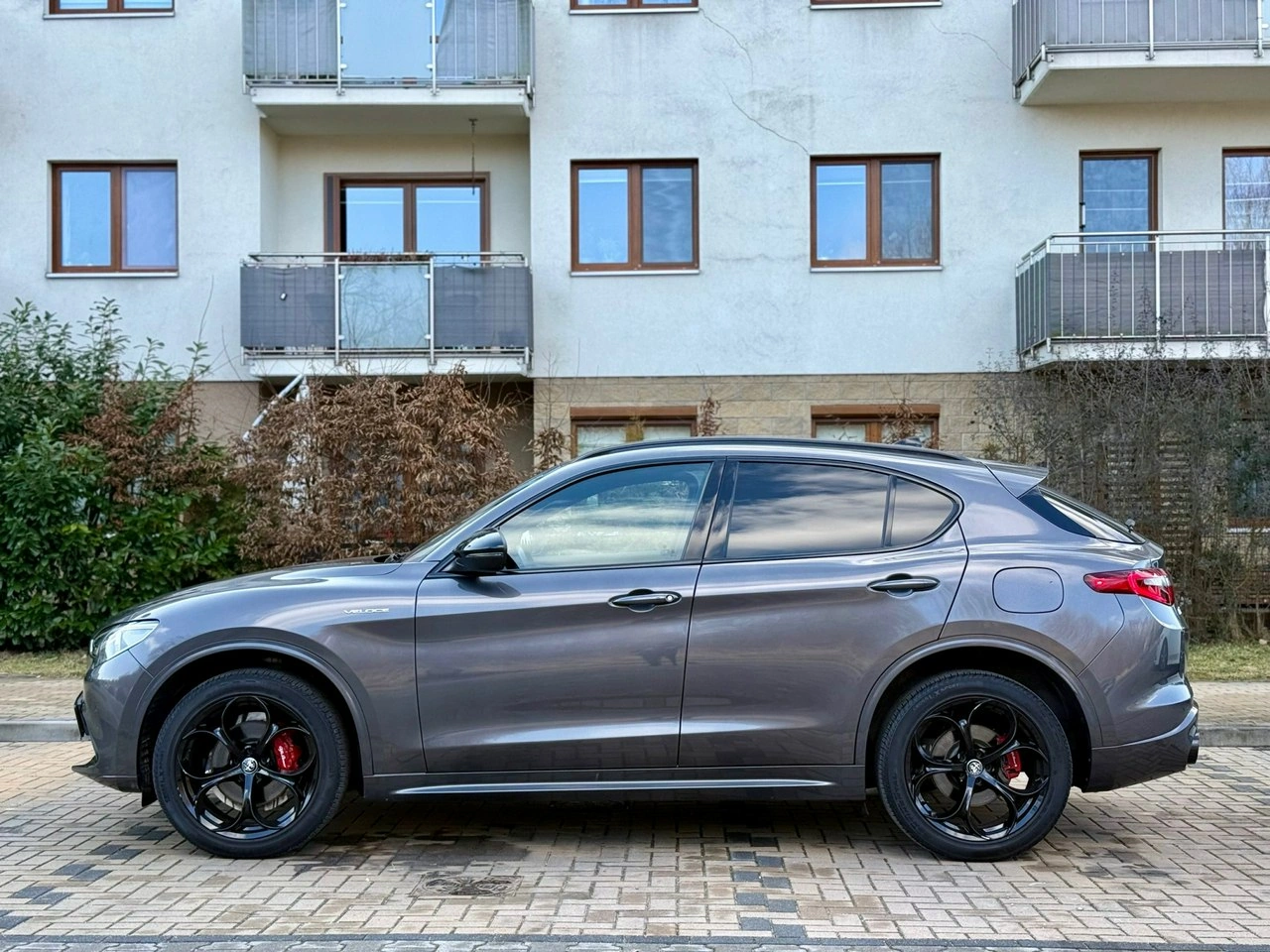 Alfa Romeo Stelvio - Zdjęcie 13