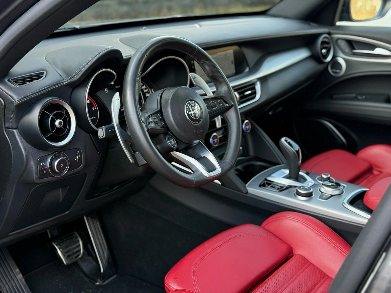 Alfa Romeo Stelvio - Zdjęcie 15