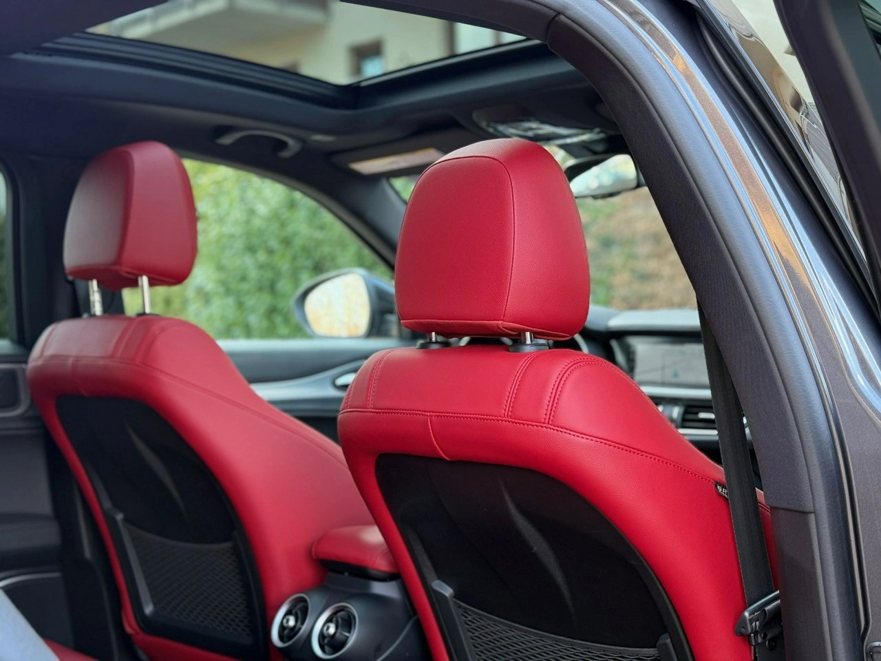 Alfa Romeo Stelvio - Zdjęcie 19