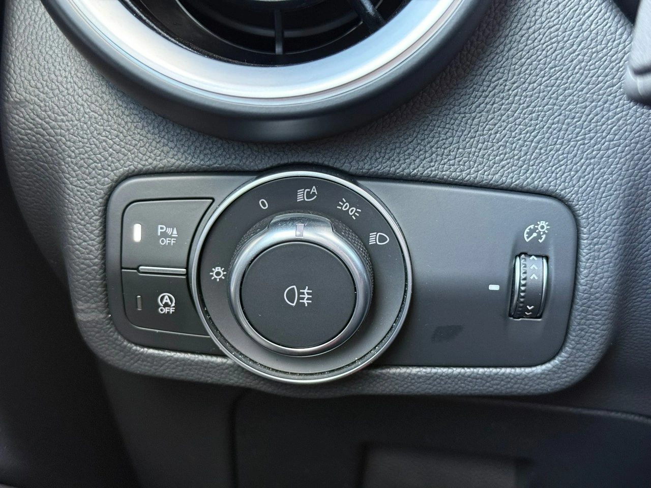 Alfa Romeo Stelvio - Zdjęcie 26