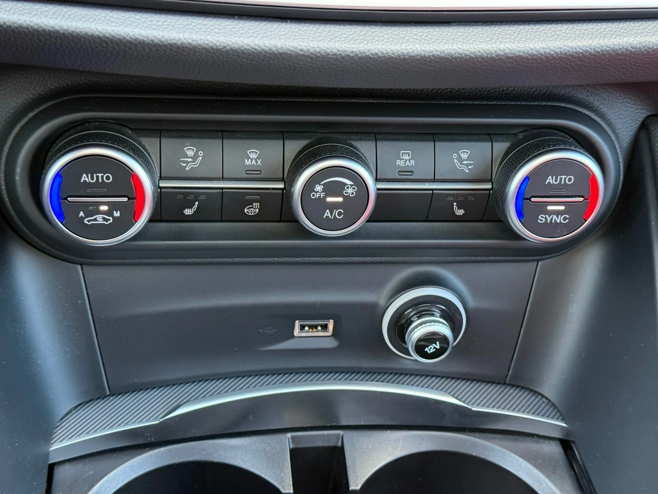 Alfa Romeo Stelvio - Zdjęcie 36