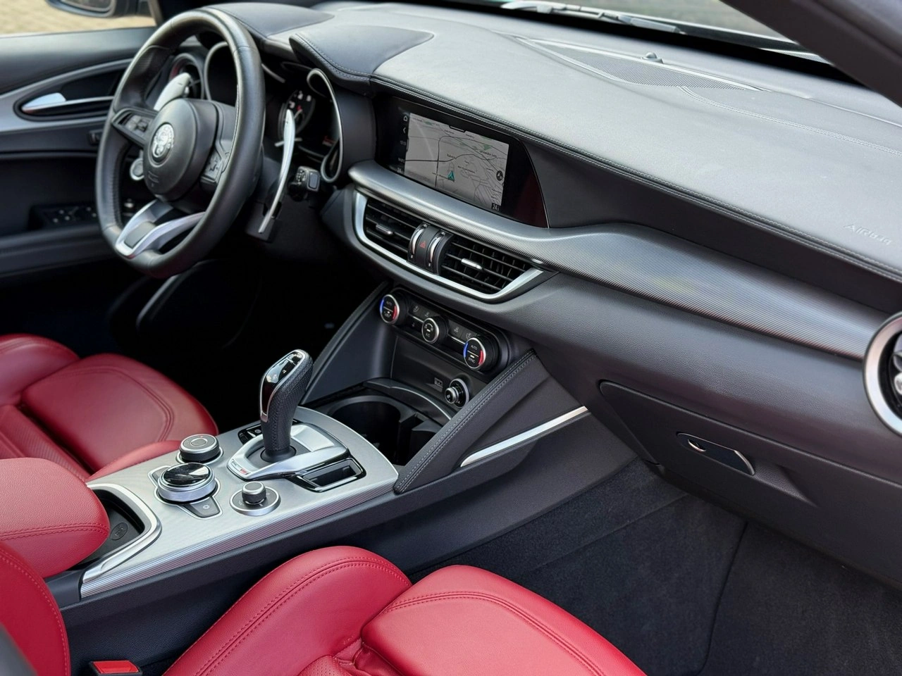 Alfa Romeo Stelvio - Zdjęcie 6