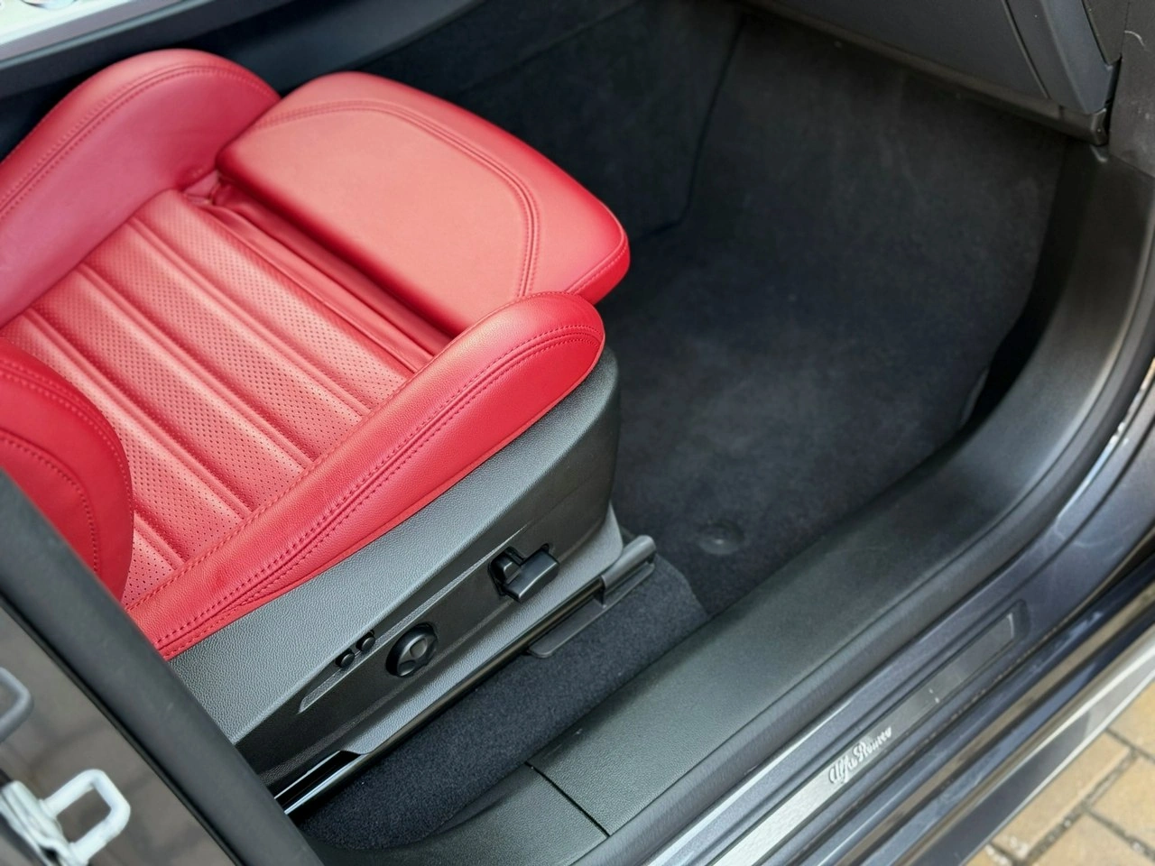 Alfa Romeo Stelvio - Zdjęcie 8