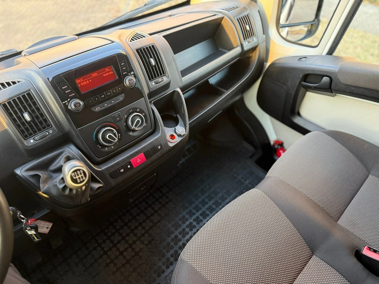 Peugeot Boxer - Zdjęcie 12