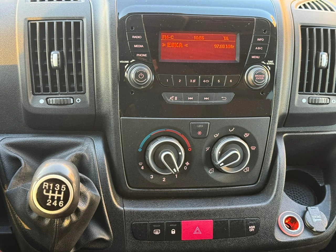 Peugeot Boxer - Zdjęcie 17