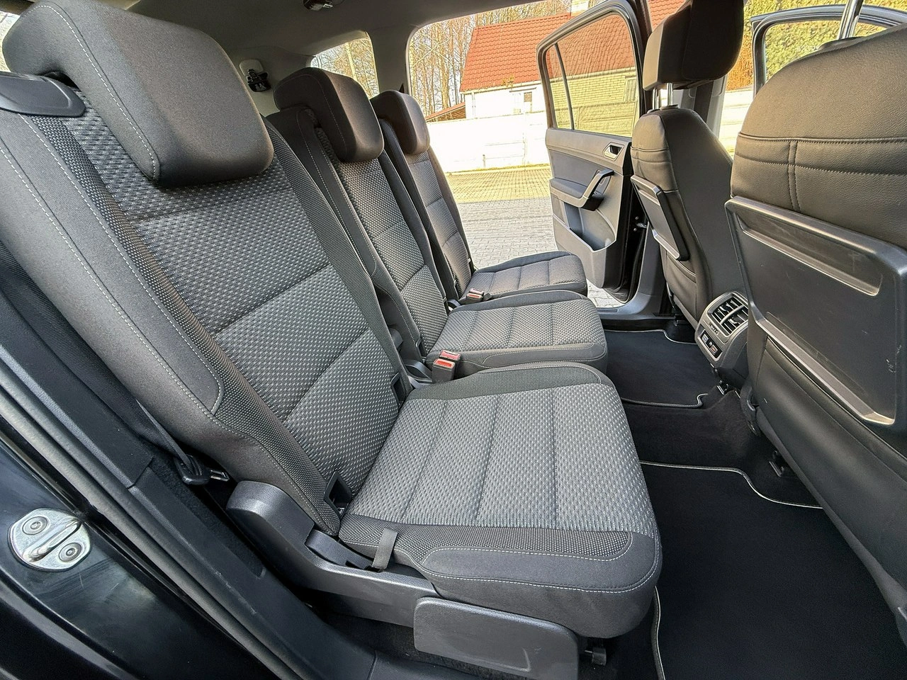 Volkswagen Touran - Zdjęcie 28