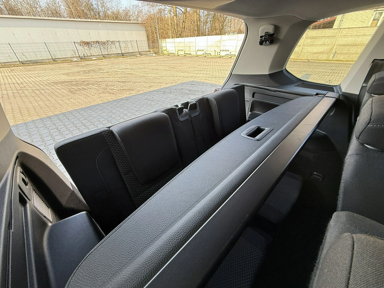 Volkswagen Touran - Zdjęcie 31