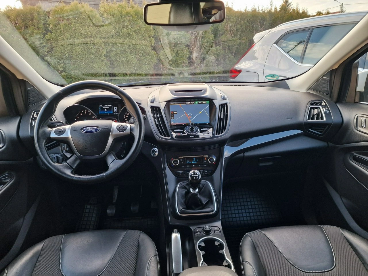 Ford Kuga - Zdjęcie 16