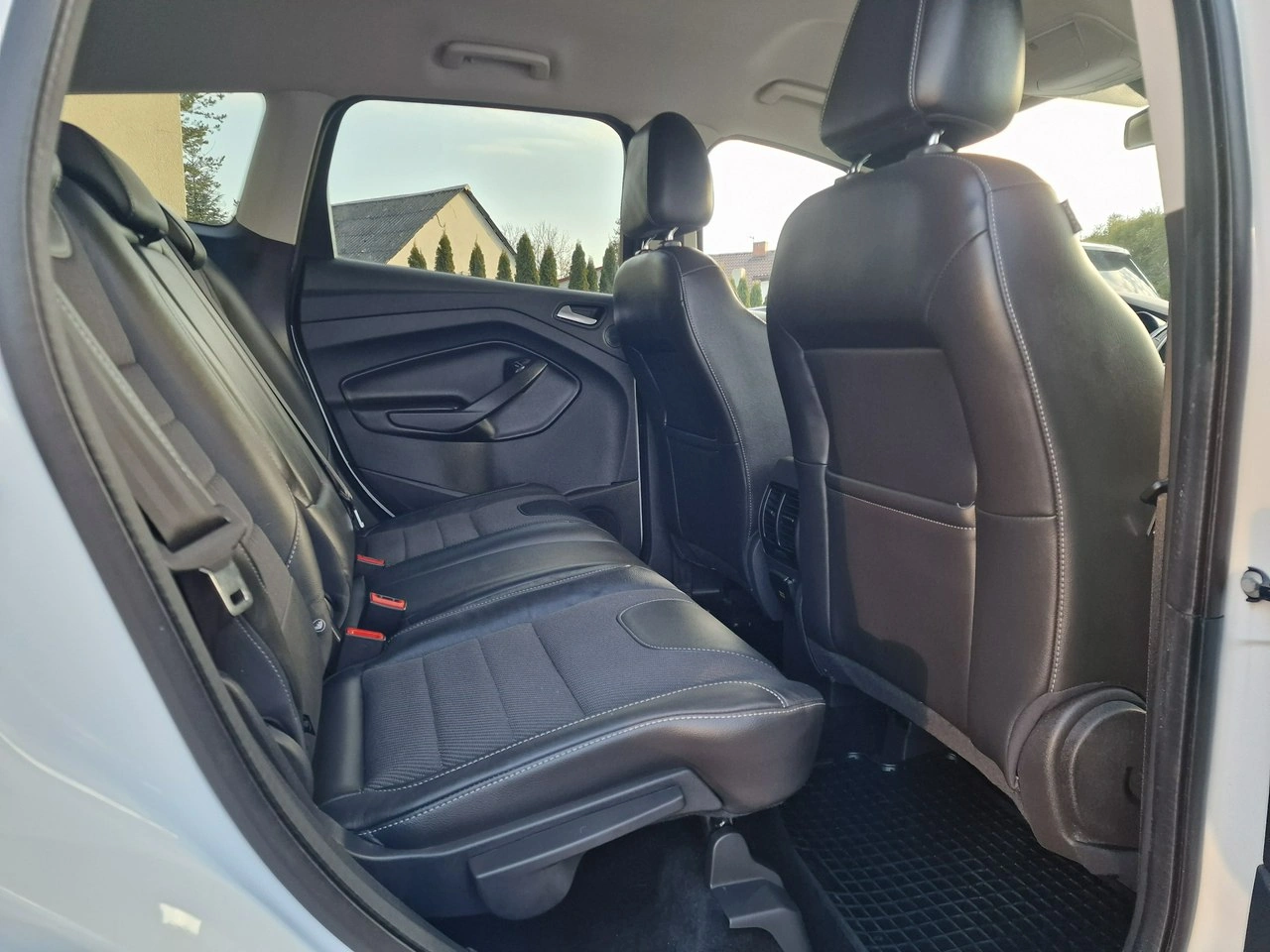 Ford Kuga - Zdjęcie 22