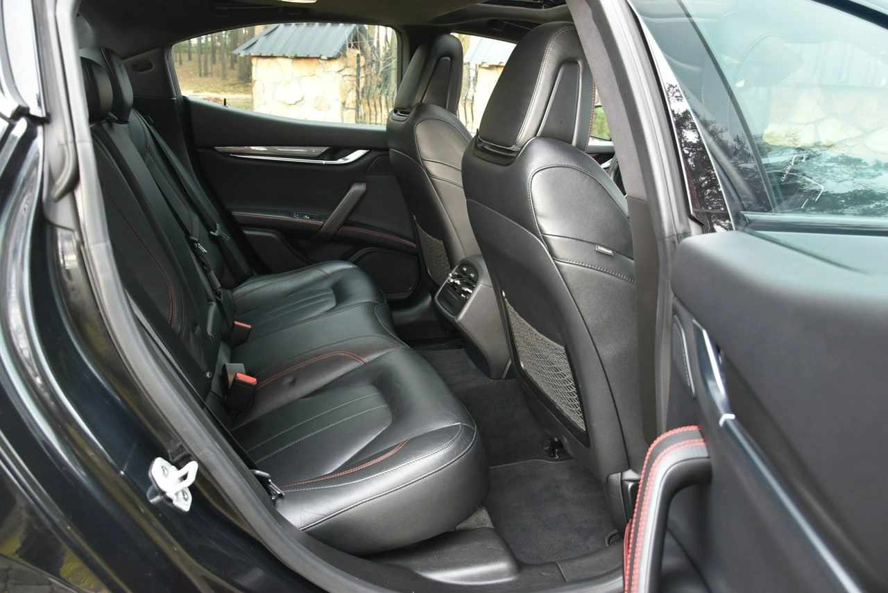 Maserati Ghibli - Zdjęcie 11