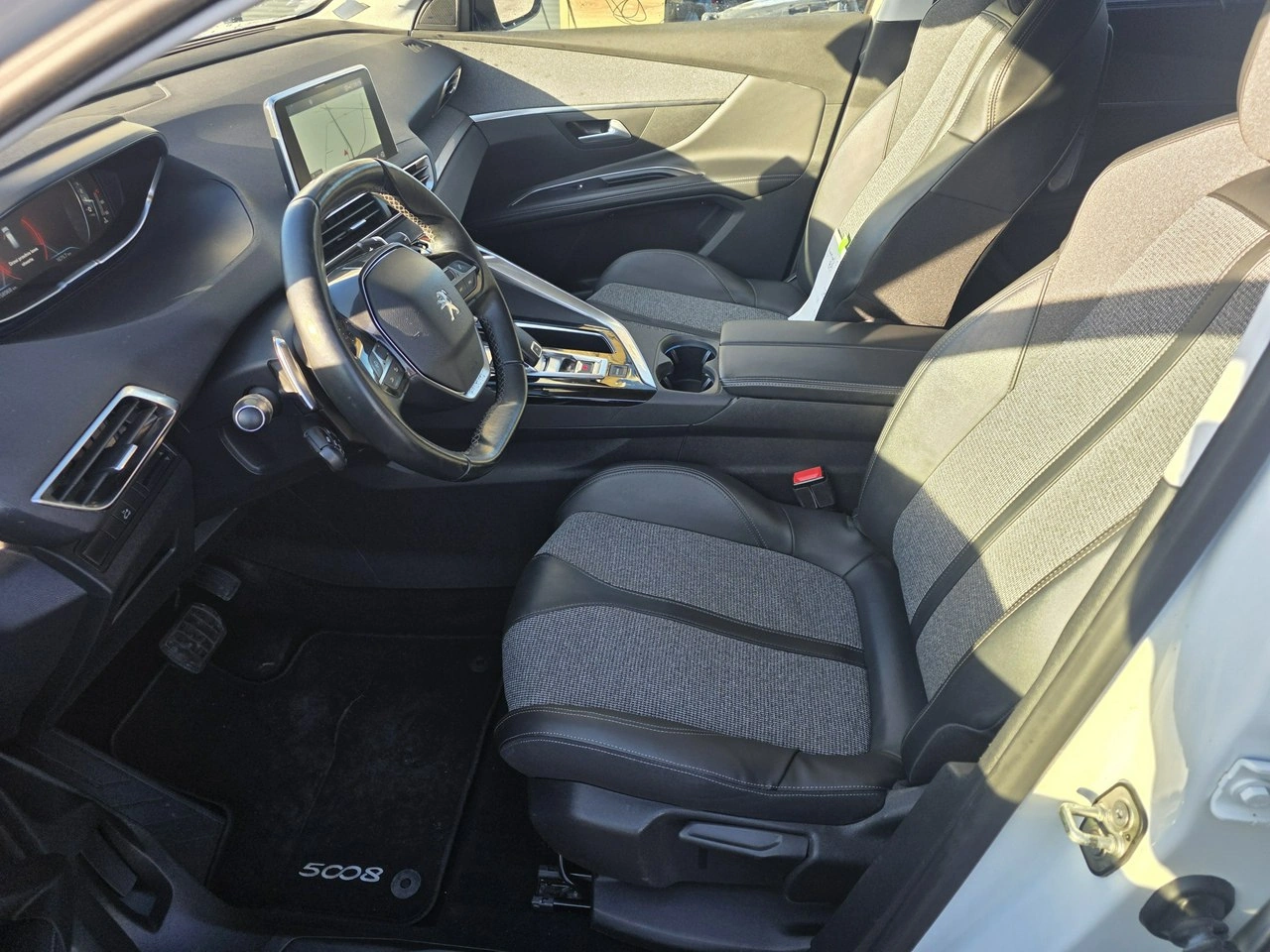 Peugeot 5008 - Zdjęcie 35