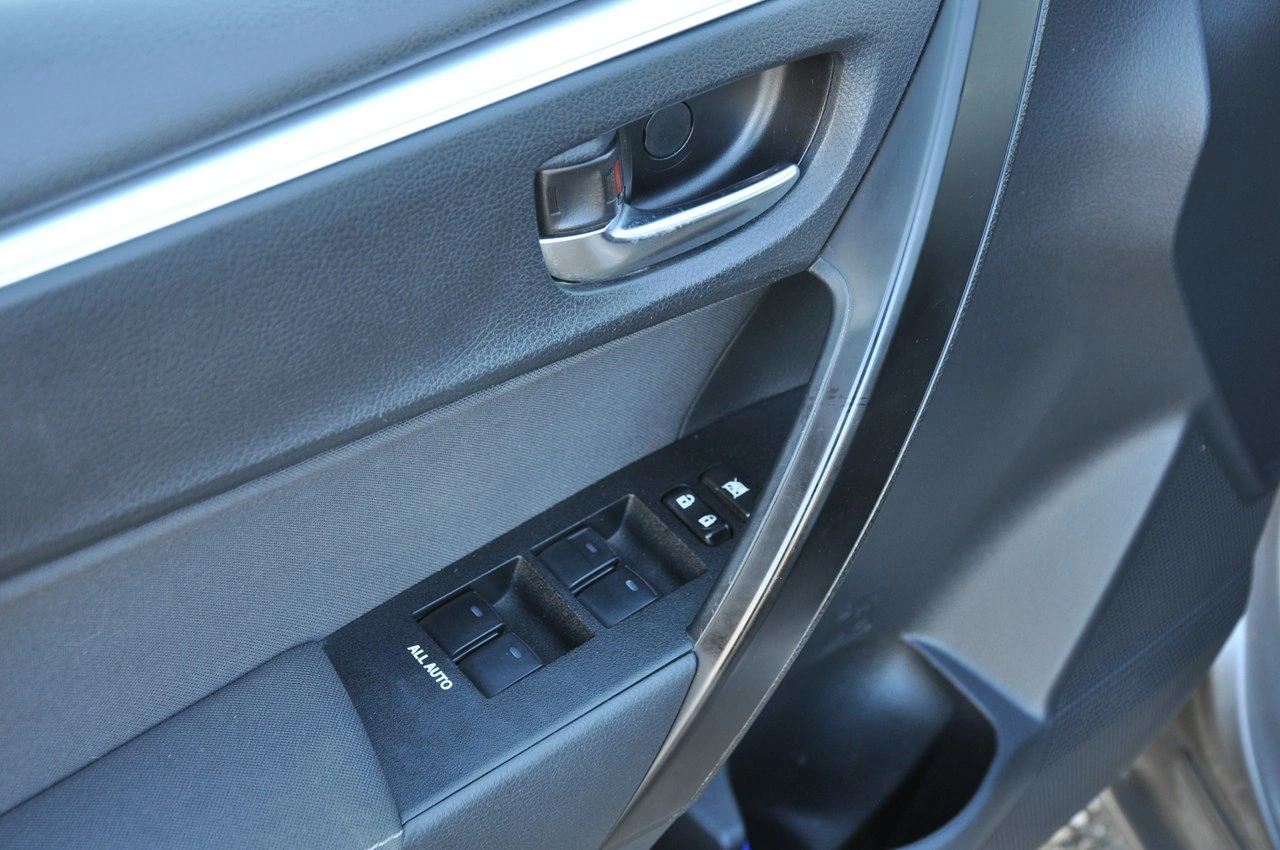 Toyota Corolla - Zdjęcie 9