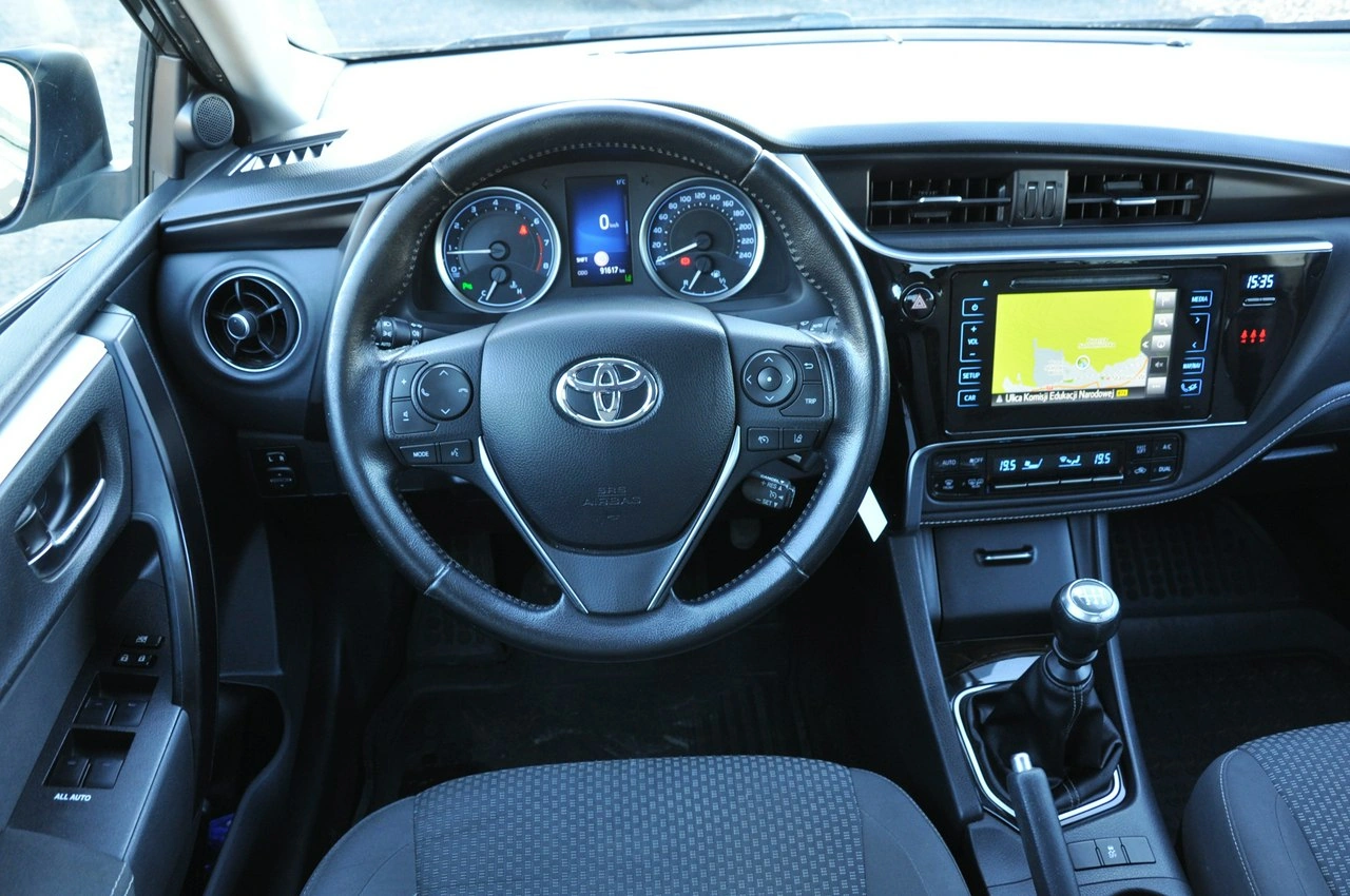 Toyota Corolla - Zdjęcie 24