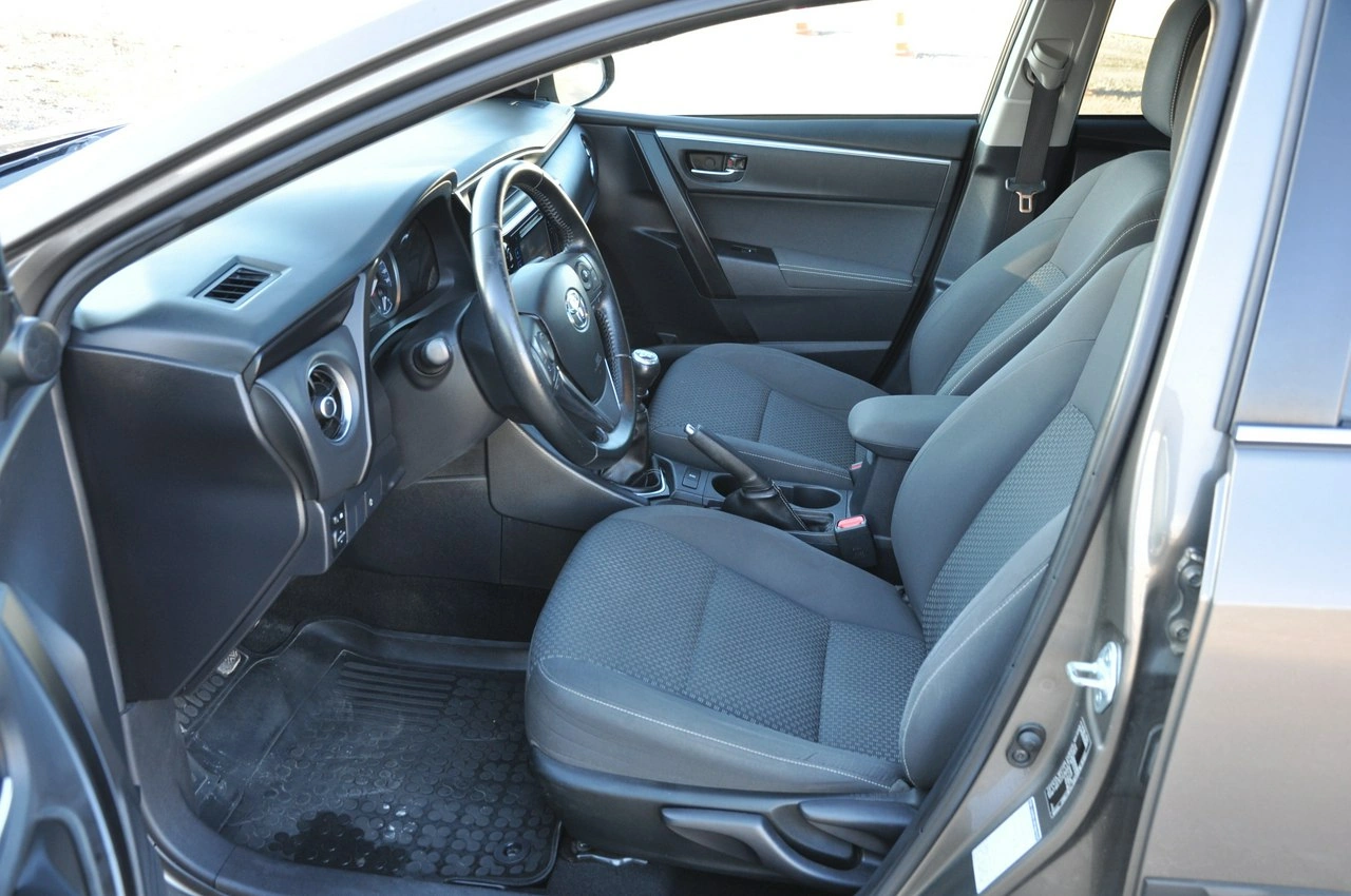 Toyota Corolla - Zdjęcie 8